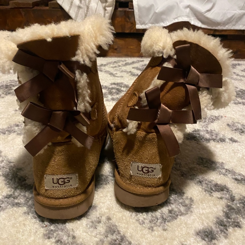 Bow Uggs